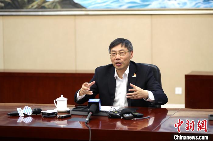 近日，全國人大代表、浪潮集團(tuán)董事長兼CEO孫丕恕接受媒體采訪。浪潮集圖供圖