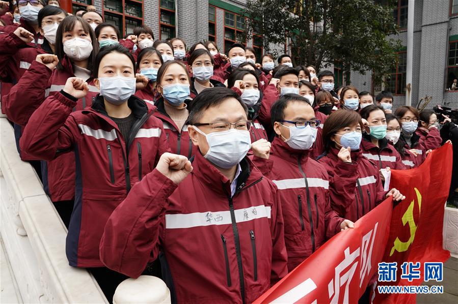 （新華全媒頭條·圖文互動(dòng)）（4）“始終把人民群眾生命安全和身體健康放在第一位”——中國(guó)抗疫彰顯“生命至上、人民至上”理念