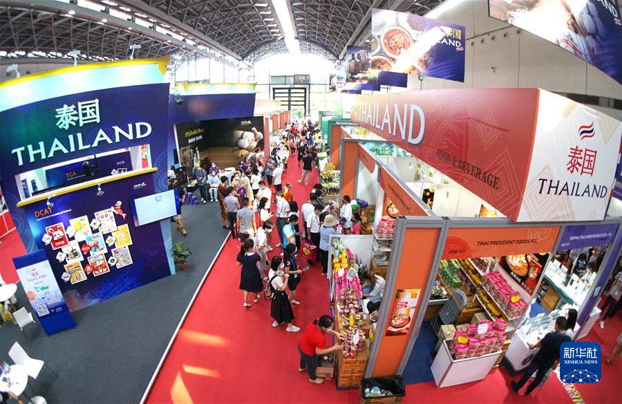 (新華全媒頭條·圖文互動(dòng))(3)共創(chuàng)更加繁榮美好的地區(qū)和世界——習(xí)近平主席在中國(guó)-東盟建立對(duì)話關(guān)系30周年紀(jì)念峰會(huì)上的重要講話解讀