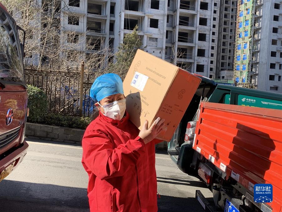 (新華全媒頭條·圖文互動)(4)習(xí)近平關(guān)心關(guān)懷勞動者的故事